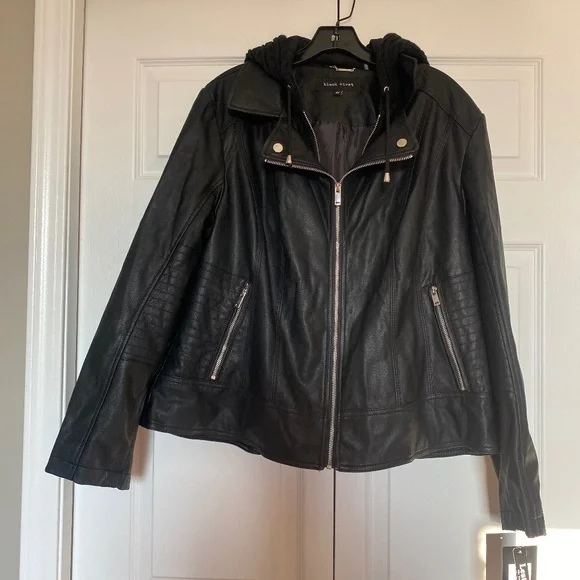 NWT CUTE BLACK RIVET FAUX LEATHER JACKET WITH HOOD 2X - Picture 1 of 6